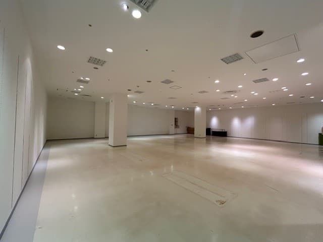 イオン服飾雑貨・衣料品売場に近くトラフィックも多い区画