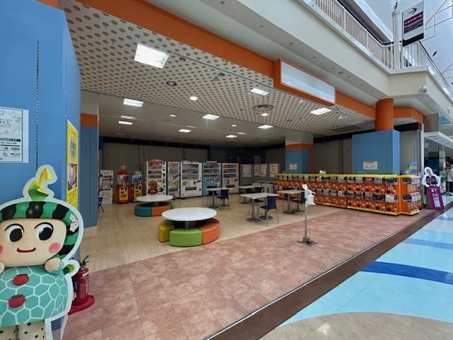 モール中央に位置し、トラフィックも多く視認性に優れる区画1