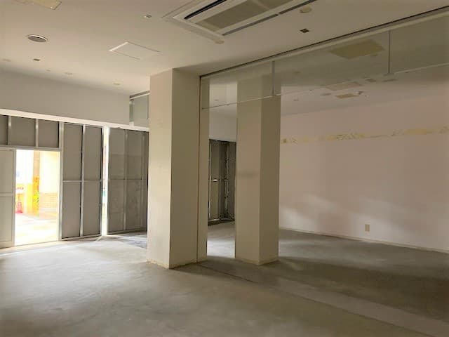 エスカレーター、エレベーターが近く手芸のクラフトハートトーカイ横区画2