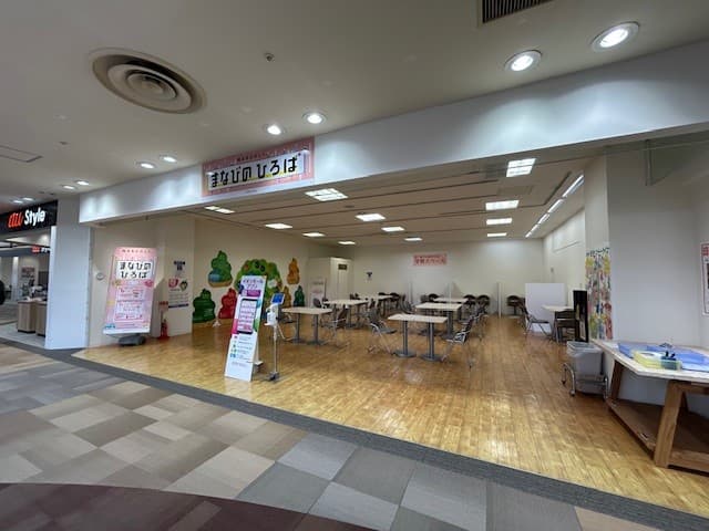 エスカレーターに近くトラフィックも多い視認性に優れた区画2