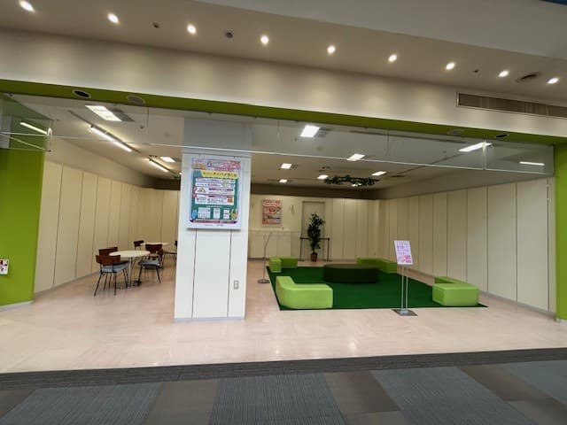 モール中央に位置し視認性に優れた区画