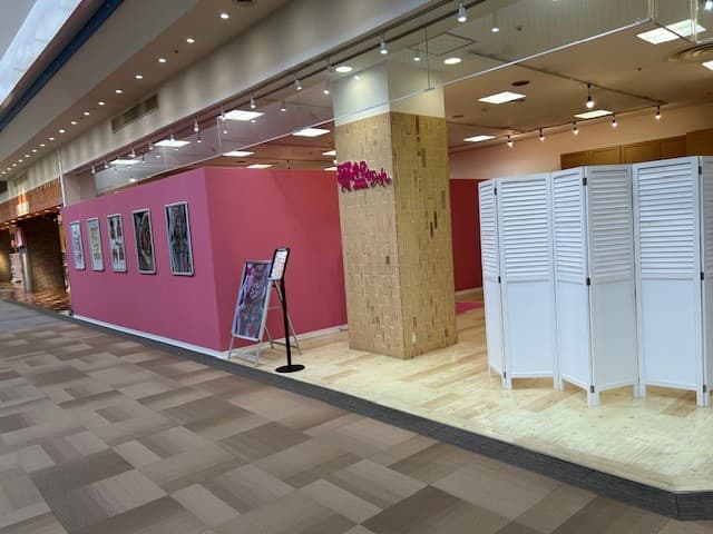 モール中央に位置し視認性に優れた区画2