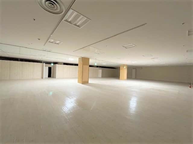 エスカレーターが近く、間口も広い区画