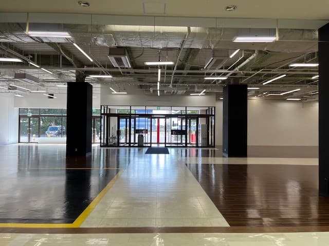 メイン通路突き当りでファミリー層などトラフィックの多い区画2