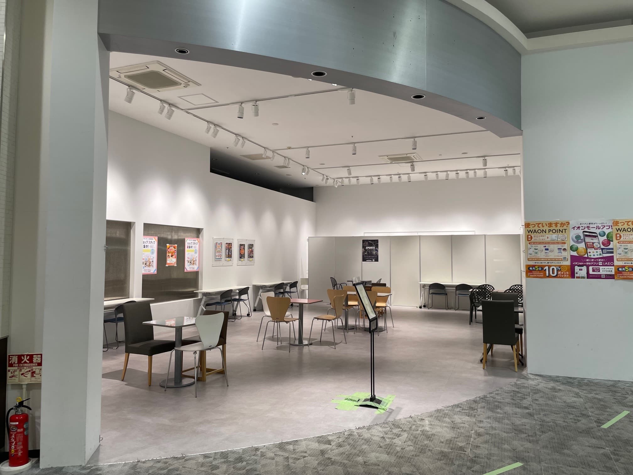 2階宮崎ツアーサービス前2