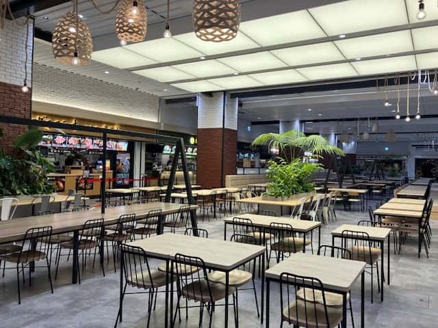 1Fフードホールステッカー広告