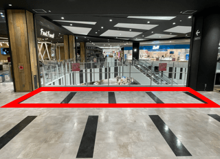 3階 ノースコート吹き抜け(Food Forest前)1