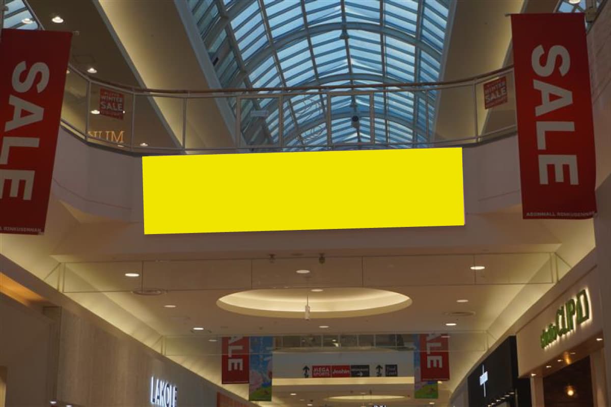 モール内広告 デジタルサイネージ(層間サイネージ)1